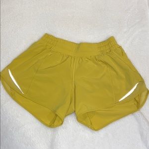 LULULEMON Hotty hot shorts 4” *discontinued color*
